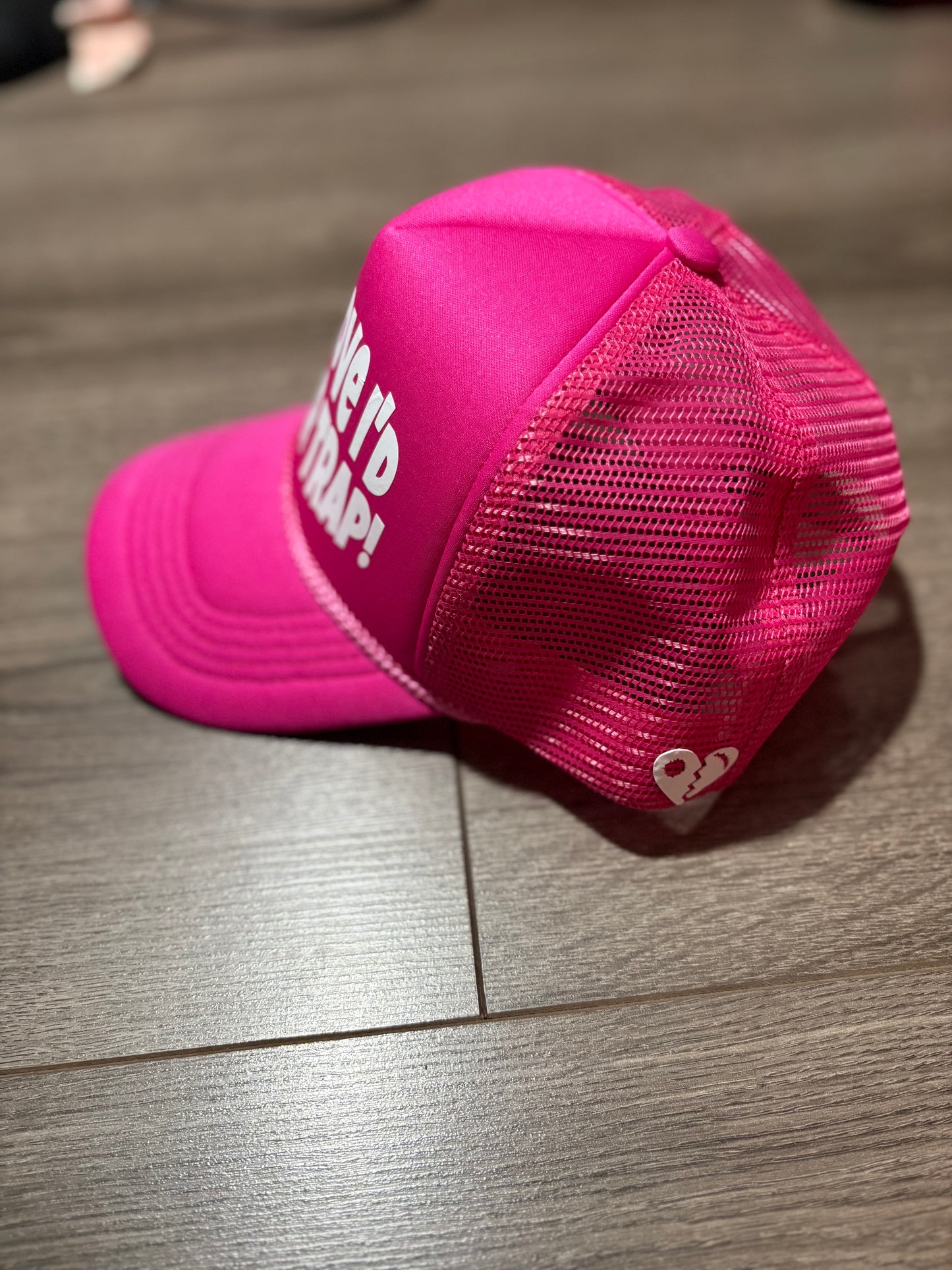Warped logo Trucker