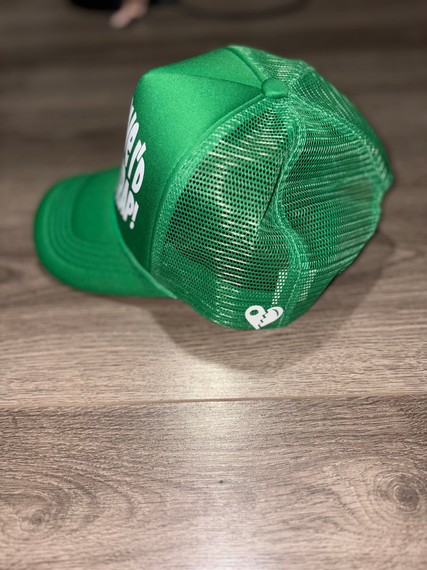 Warped logo Trucker